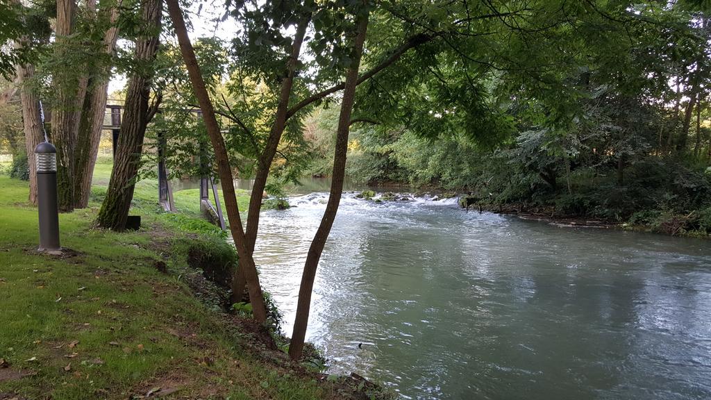 Le Moulin De Pommeuse Bed & Breakfast Bagian luar foto
