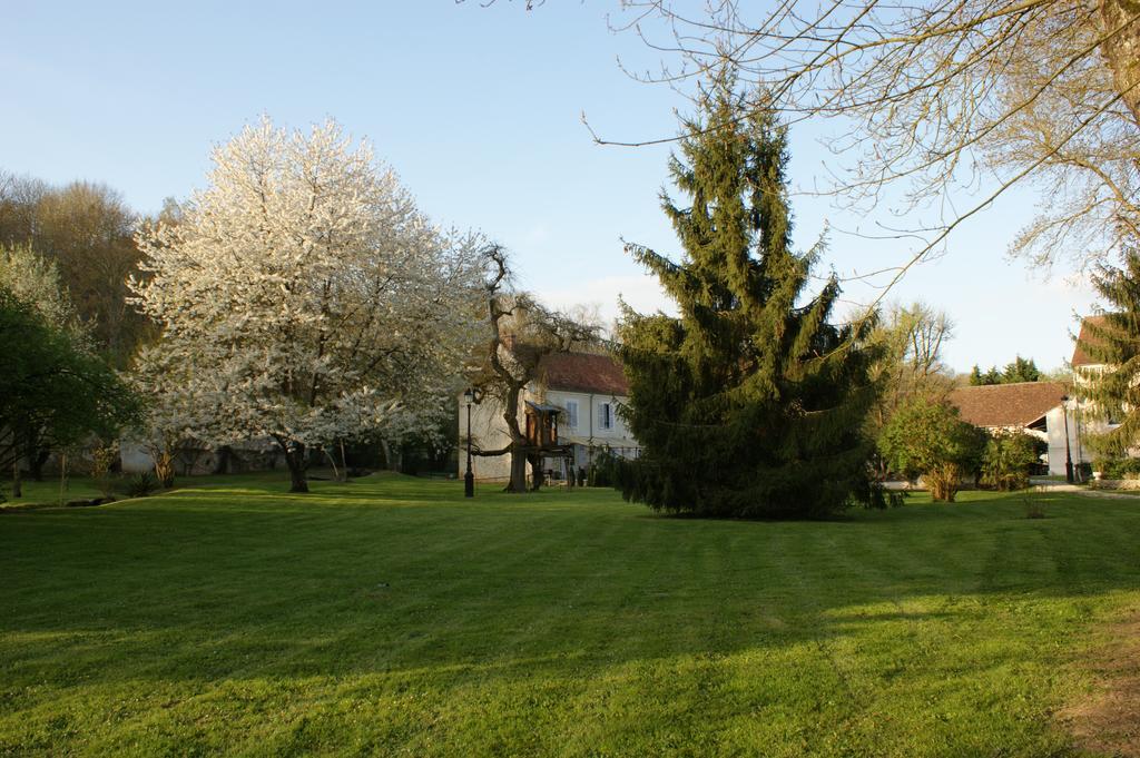 Le Moulin De Pommeuse Bed & Breakfast Bagian luar foto