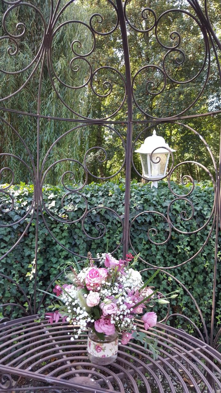 Le Moulin De Pommeuse Bed & Breakfast Bagian luar foto